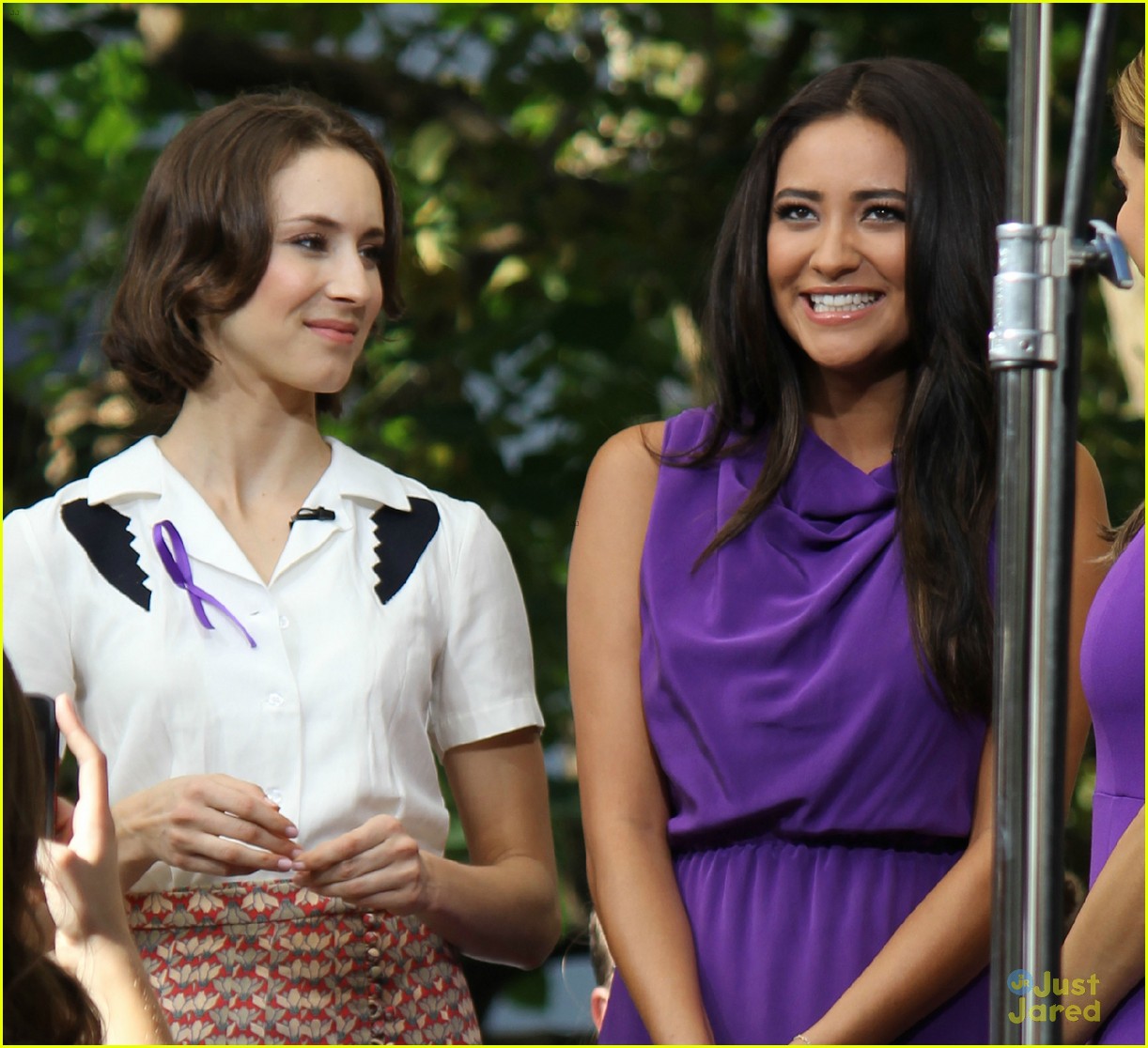 Troian Bellisario & Shay Mitchell: 'Pretty Little' Interview
