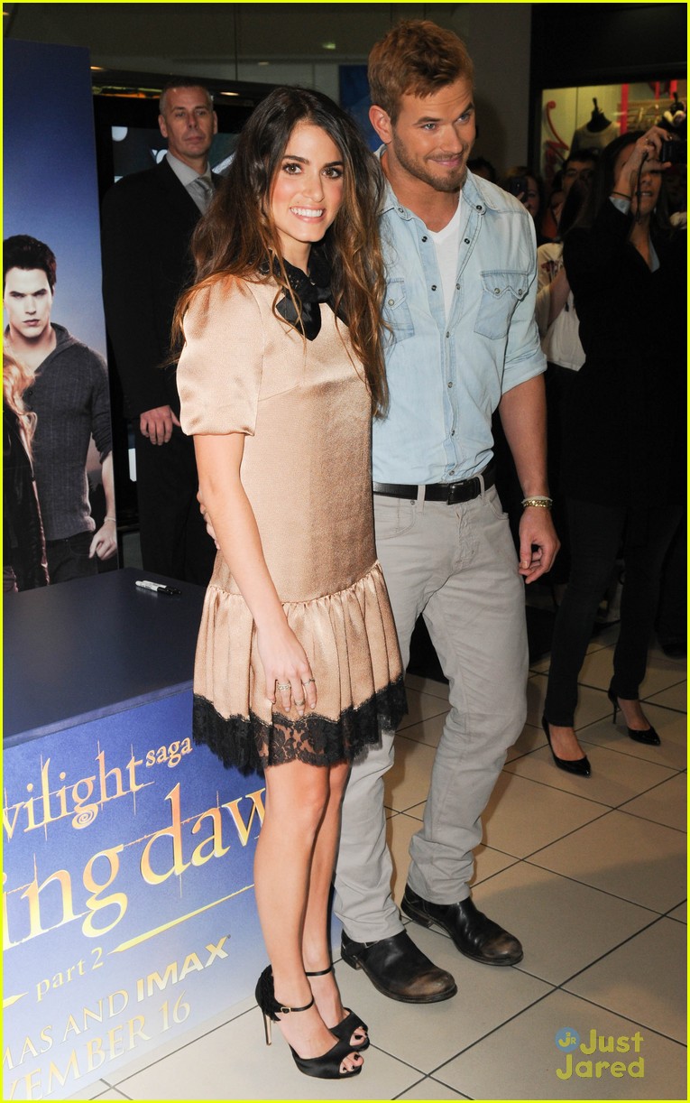 Nikki Reed & Kellan Lutz: Glasgow Signing Stop