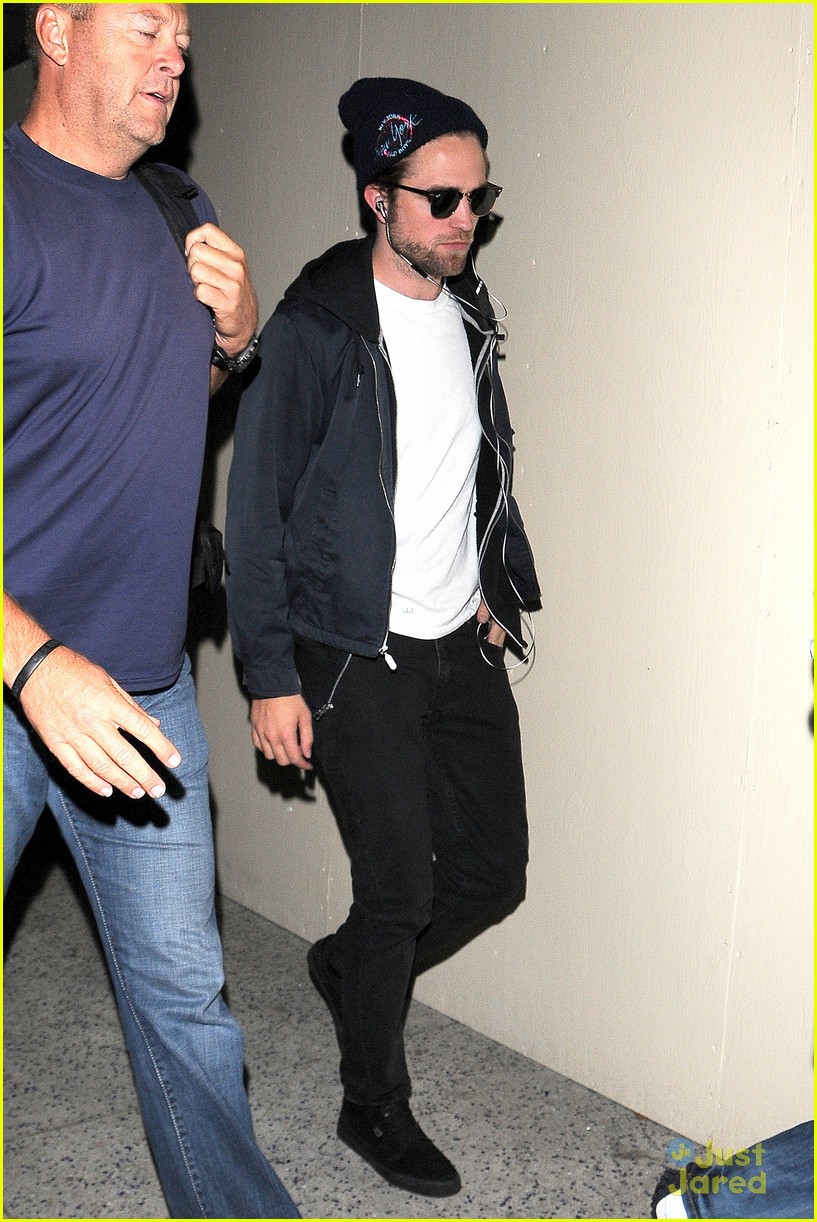Robert Pattinson: LAX Lift Off