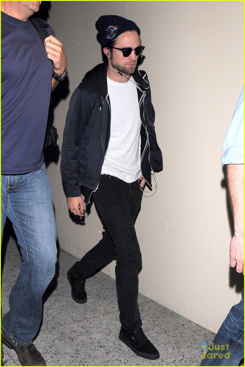Robert Pattinson: LAX Lift Off