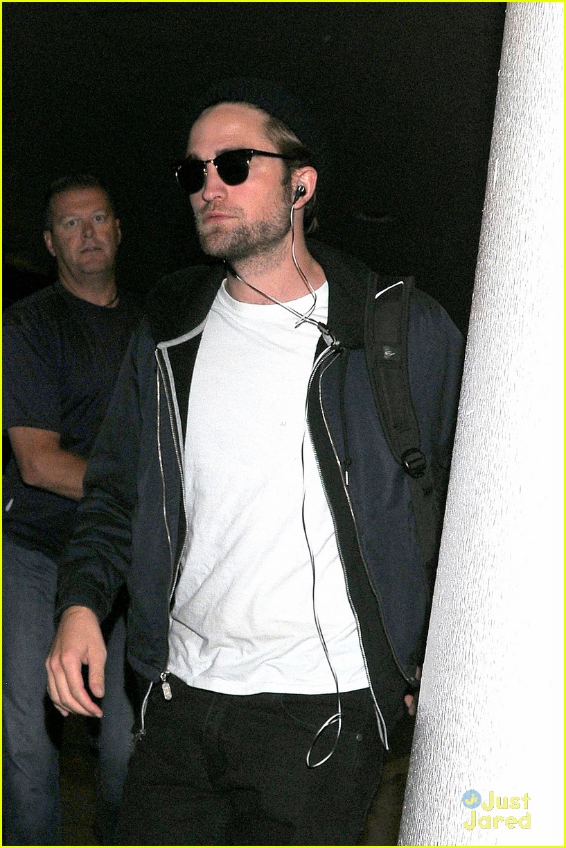Robert Pattinson: LAX Lift Off