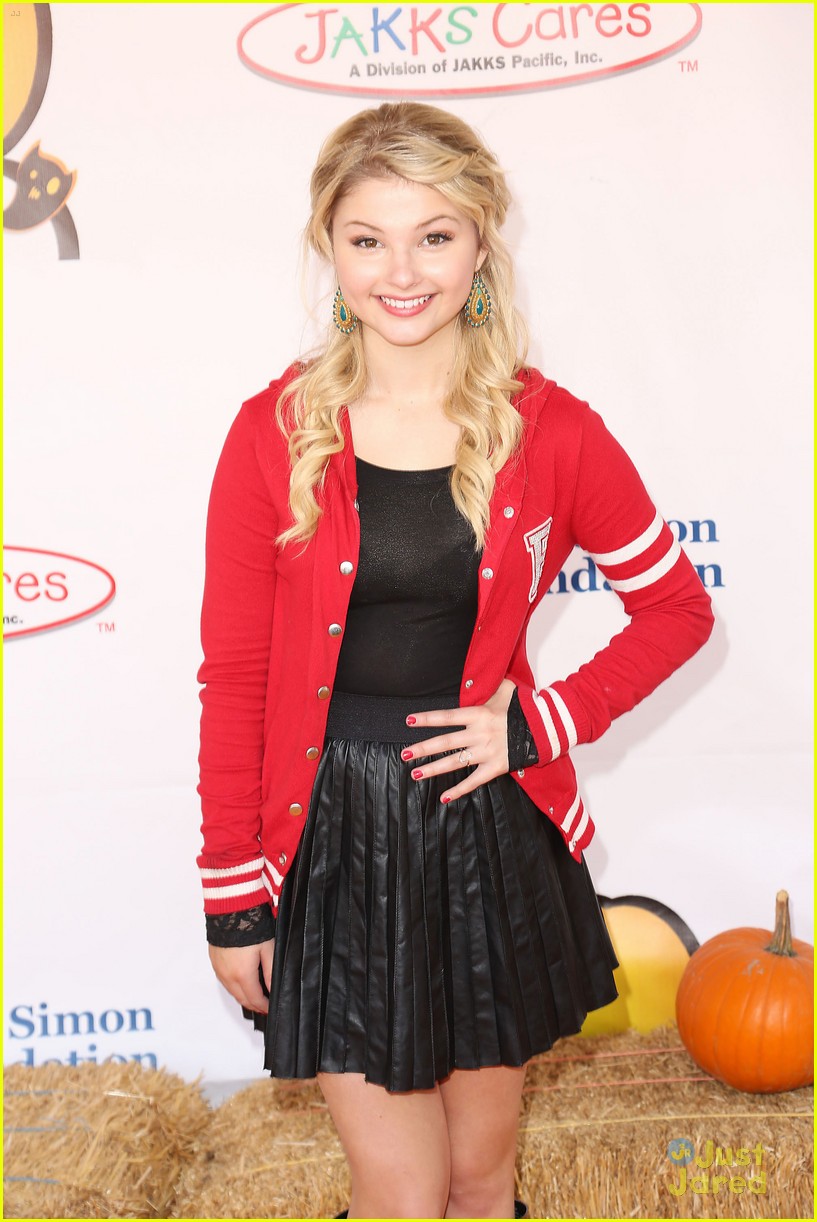 Peyton List & Laura Marano: Party at the Pier with Mattel
