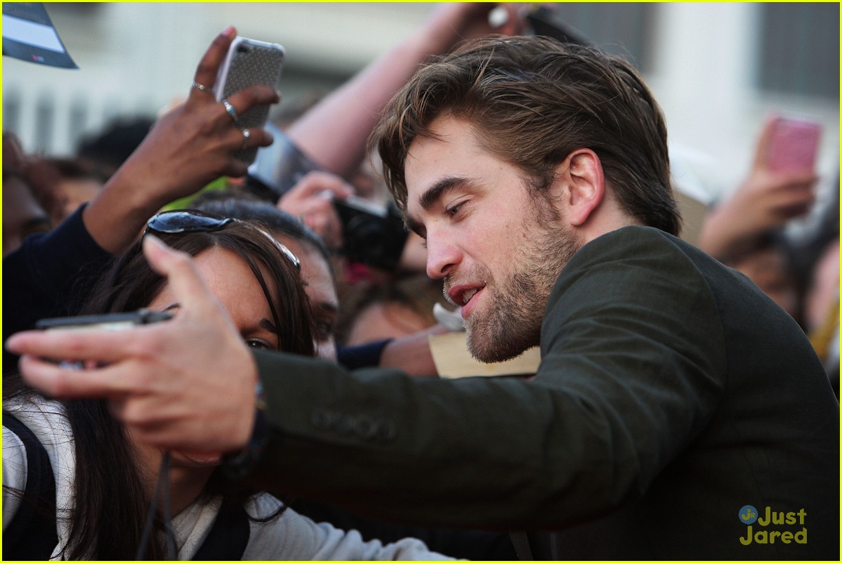 Robert Pattinson: 'Breaking Dawn' Fan Event in Sydney!