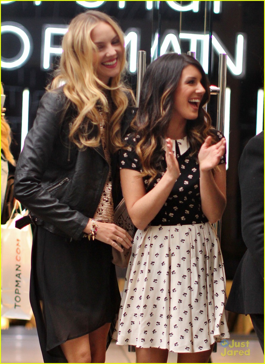 Shenae Grimes: TopShop Opening in Vancouver