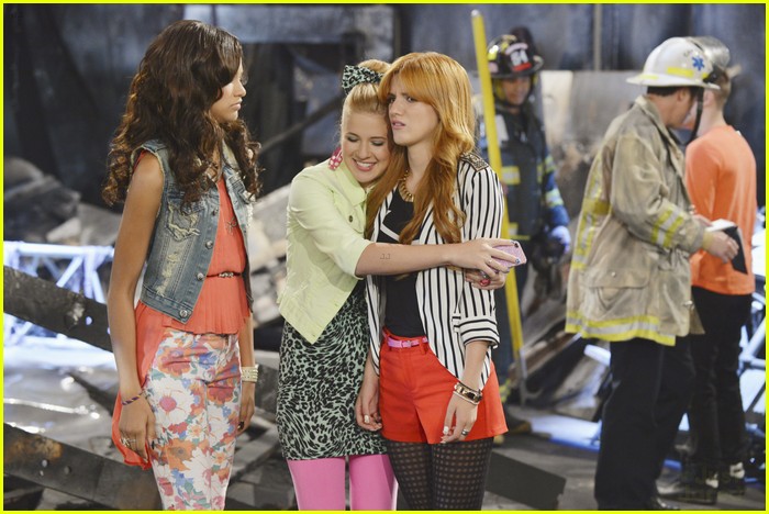 Zendaya & Bella Thorne: Fire on 'Shake It Up'!