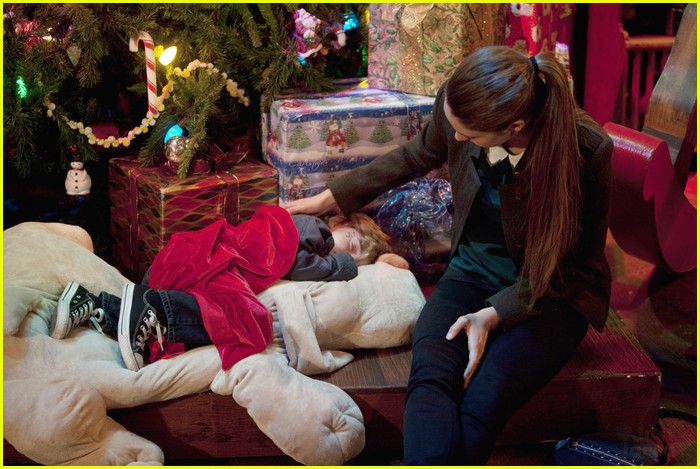 Shailene Woodley: 'Secret Life' Holiday Episode Coming in November!