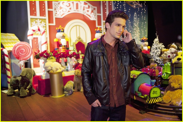 Shailene Woodley: 'Secret Life' Holiday Episode Coming in November!