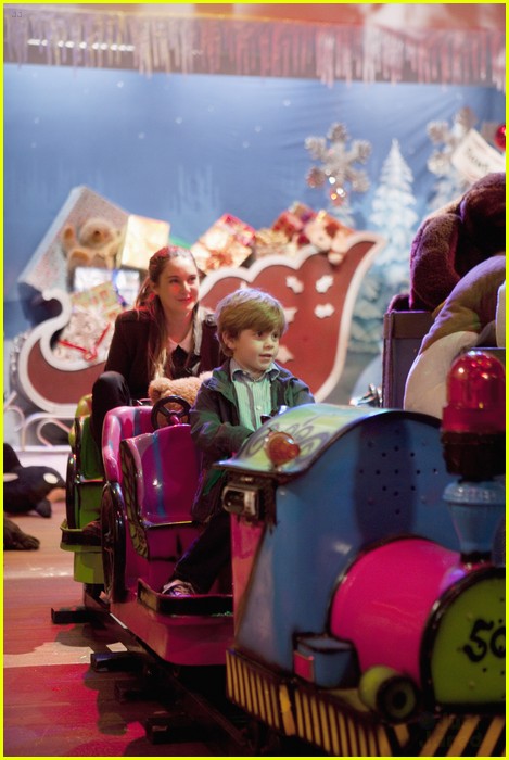 Shailene Woodley: 'Secret Life' Holiday Episode Coming in November!