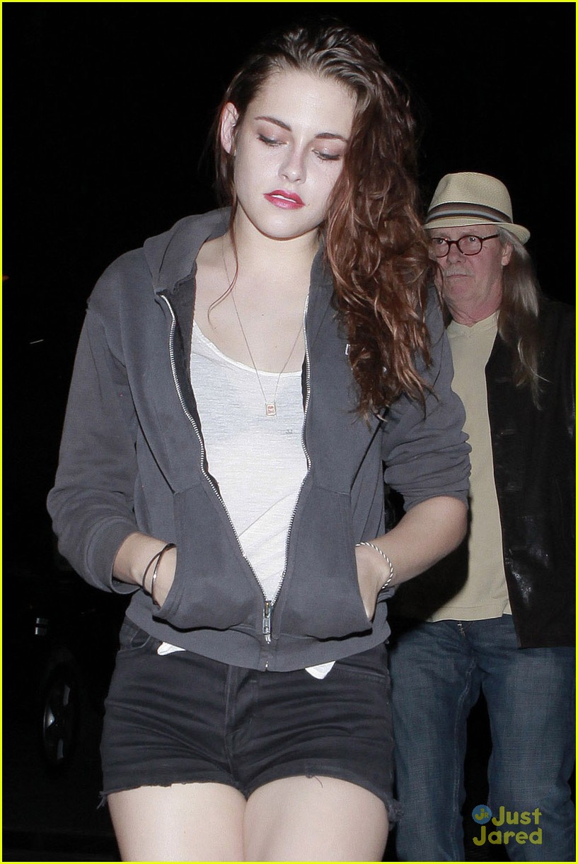 Kristen Stewart: Florence + The Machine Concert with Her Dad!