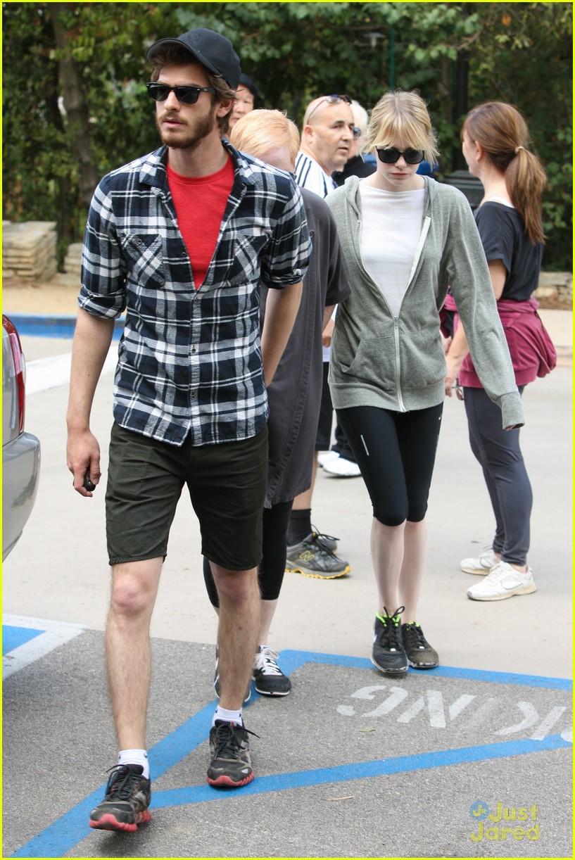 Emma Stone: Hollywood Hills Walk with Andrew Garfield & Mom Krista