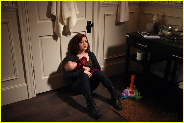 Jane Levy & Parker Young: 'Suburgatory' Babysitters