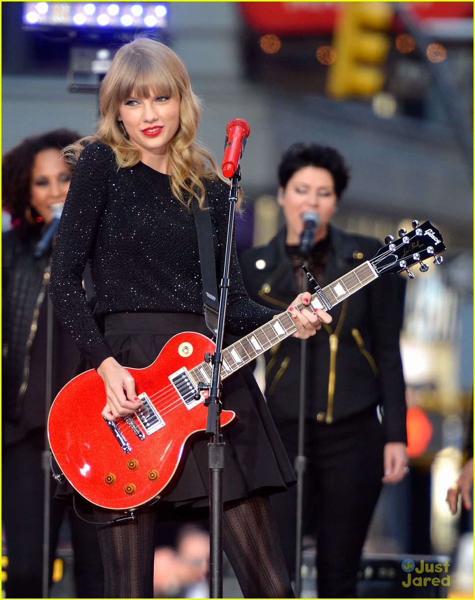 Taylor Swift: GMA Concert Pics!