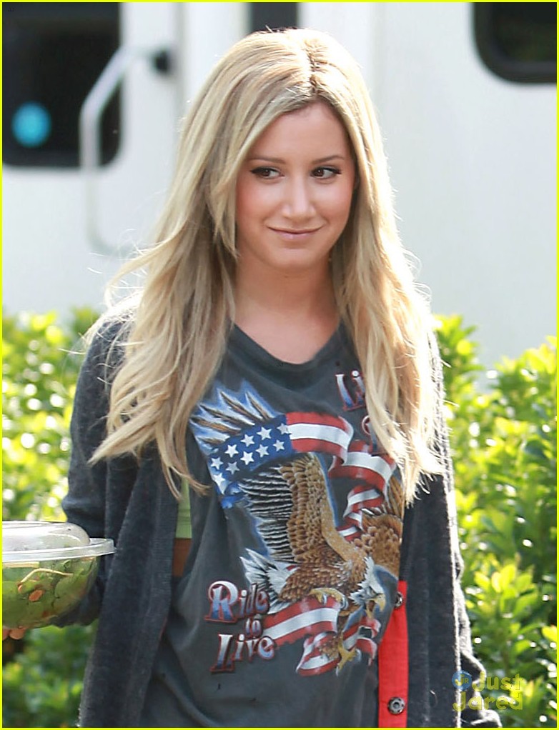 Ashley Tisdale: 'Sabrina: Secrets of a Teenage Witch'  Star!
