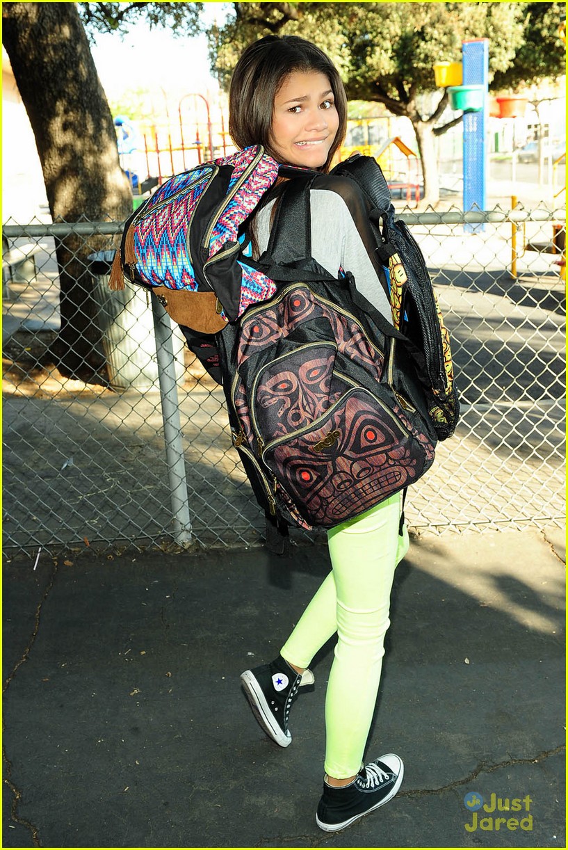 Zendaya Donates Backpacks To Ann Street Elementary School