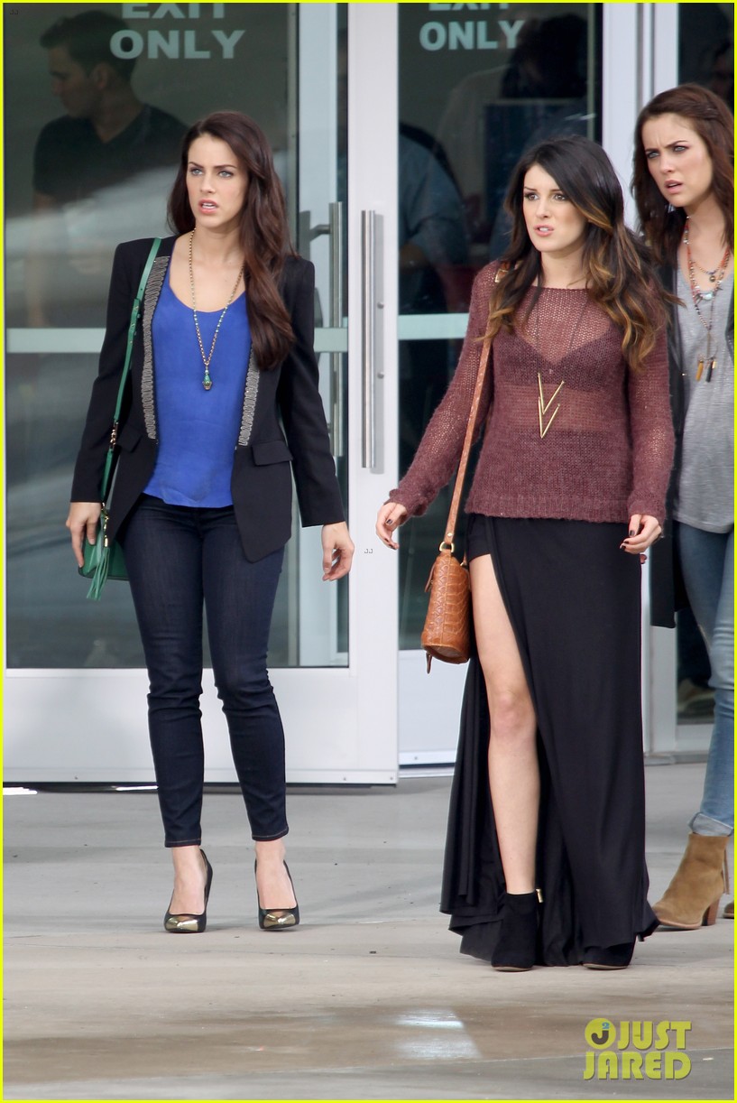 Jessica Lowndes: '90210' Set with AnnaLynne McCord & Shenae Grimes!