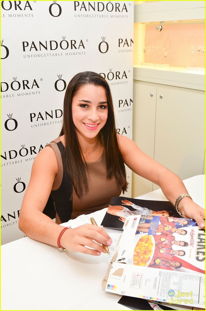 Aly Raisman: 'Pandora' Meet & Greet in Pennsylvania
