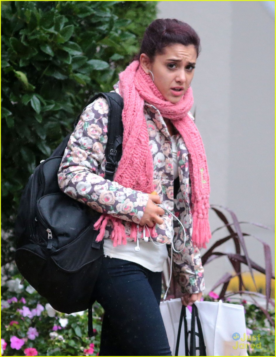 Ariana Grande & Noah Crawford Head To 'Swindle' Set