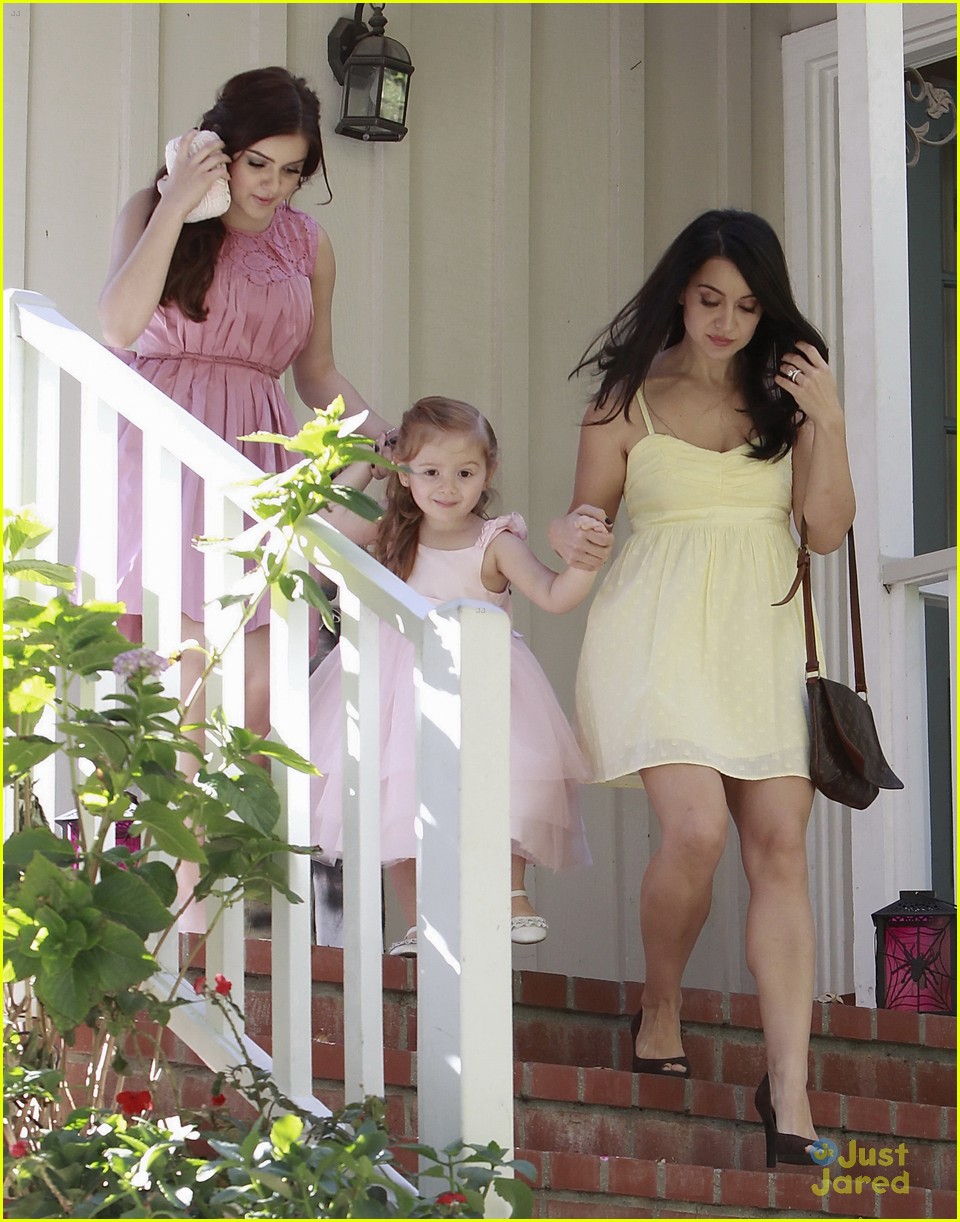 Ariel Winter: New 'Sofia The First' Video with Cinderella!