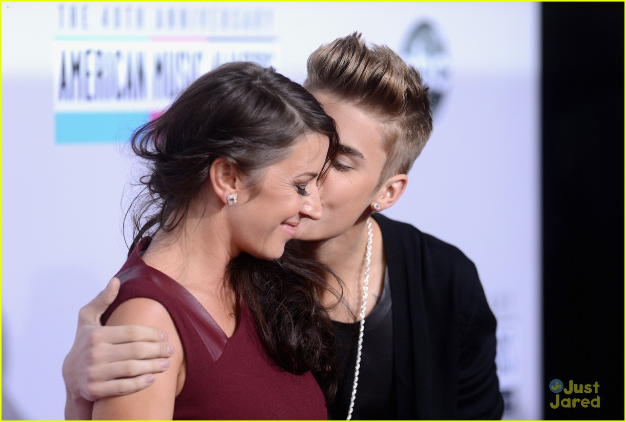 Justin Bieber: AMAs 2012 Winner!
