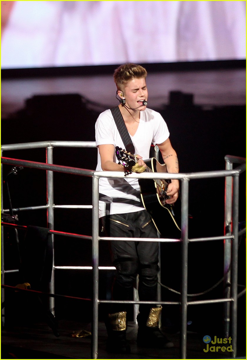 Justin Bieber To Perform at Victoria's Secret Fashion Show