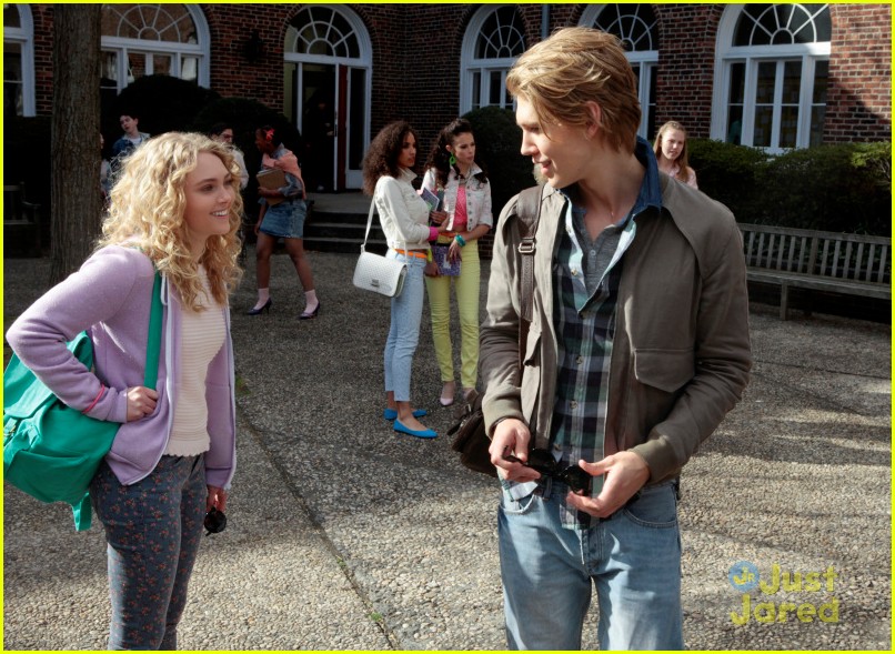 AnnaSophia Robb: 'The Carrie Diaries' Pilot Pics!