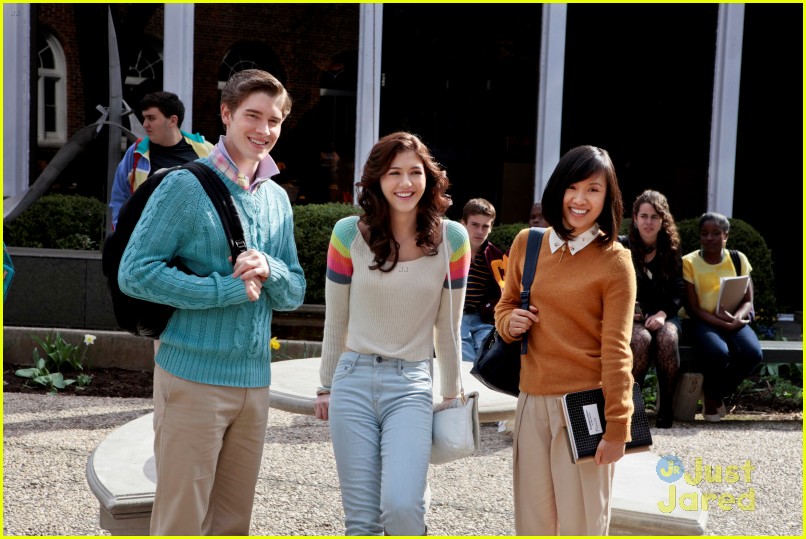 AnnaSophia Robb: 'The Carrie Diaries' Pilot Pics!