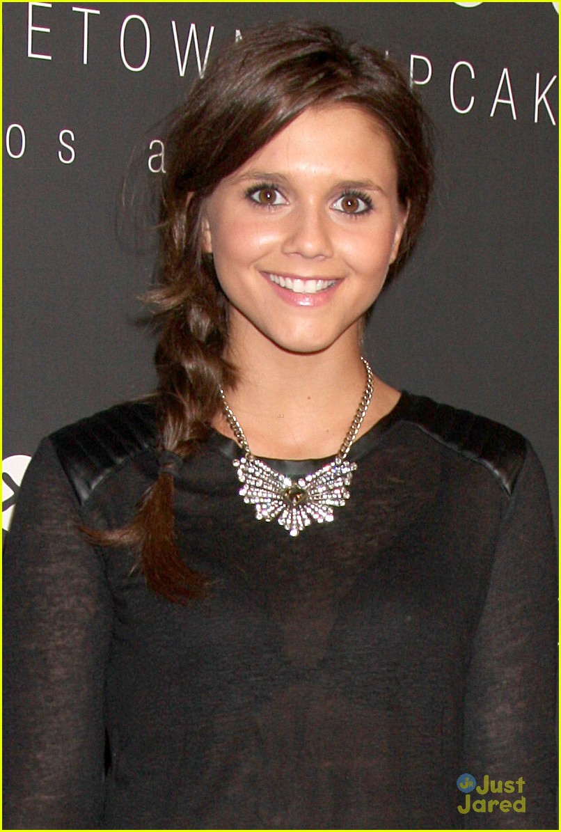 Alexandra Chando: Georgetown Cupcakes LA Opening!