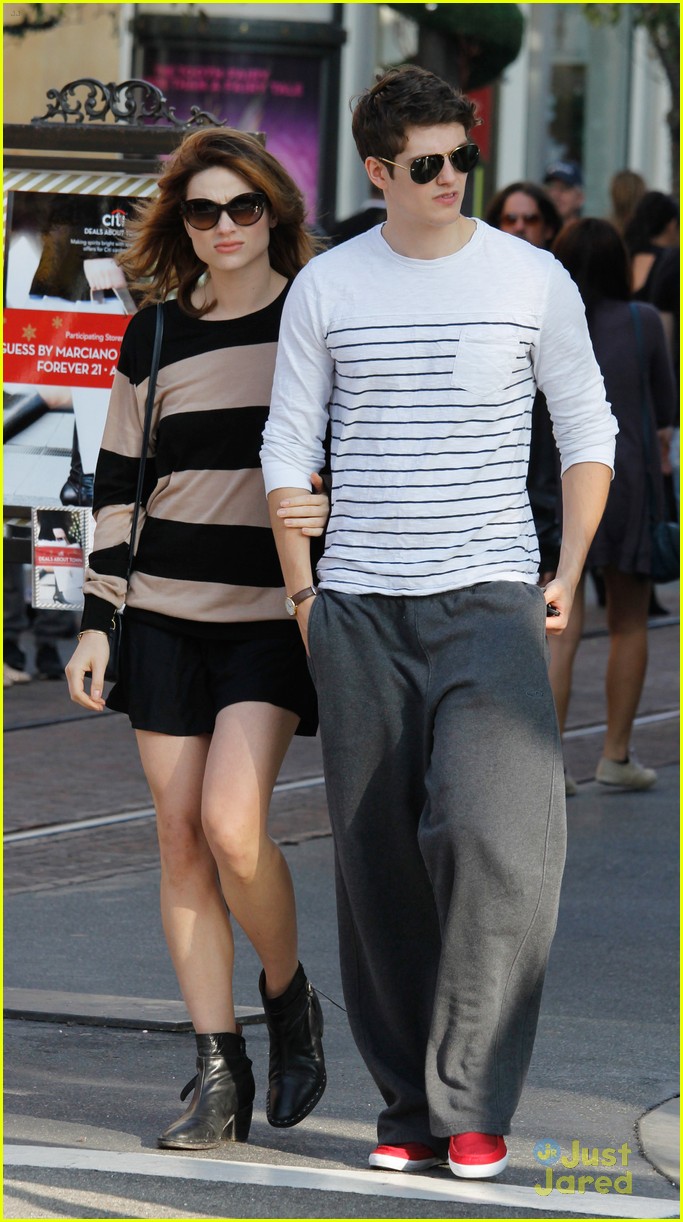 Crystal Reed & Daniel Sharman: Sunday Stop at Zara