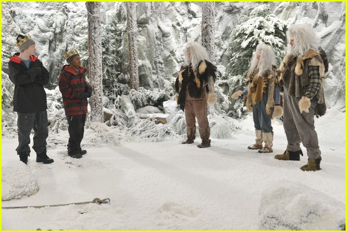 Disney Channel Holiday Episode Sneak Peeks!