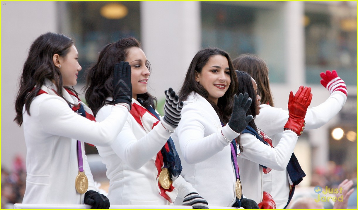 The Fierce Five: Macy's Thanksgiving Day Parade 2012!