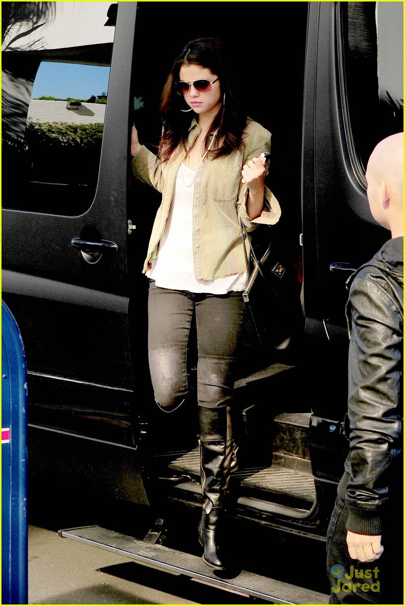 Selena Gomez: Hospital Visit After AMAs with Justin Bieber