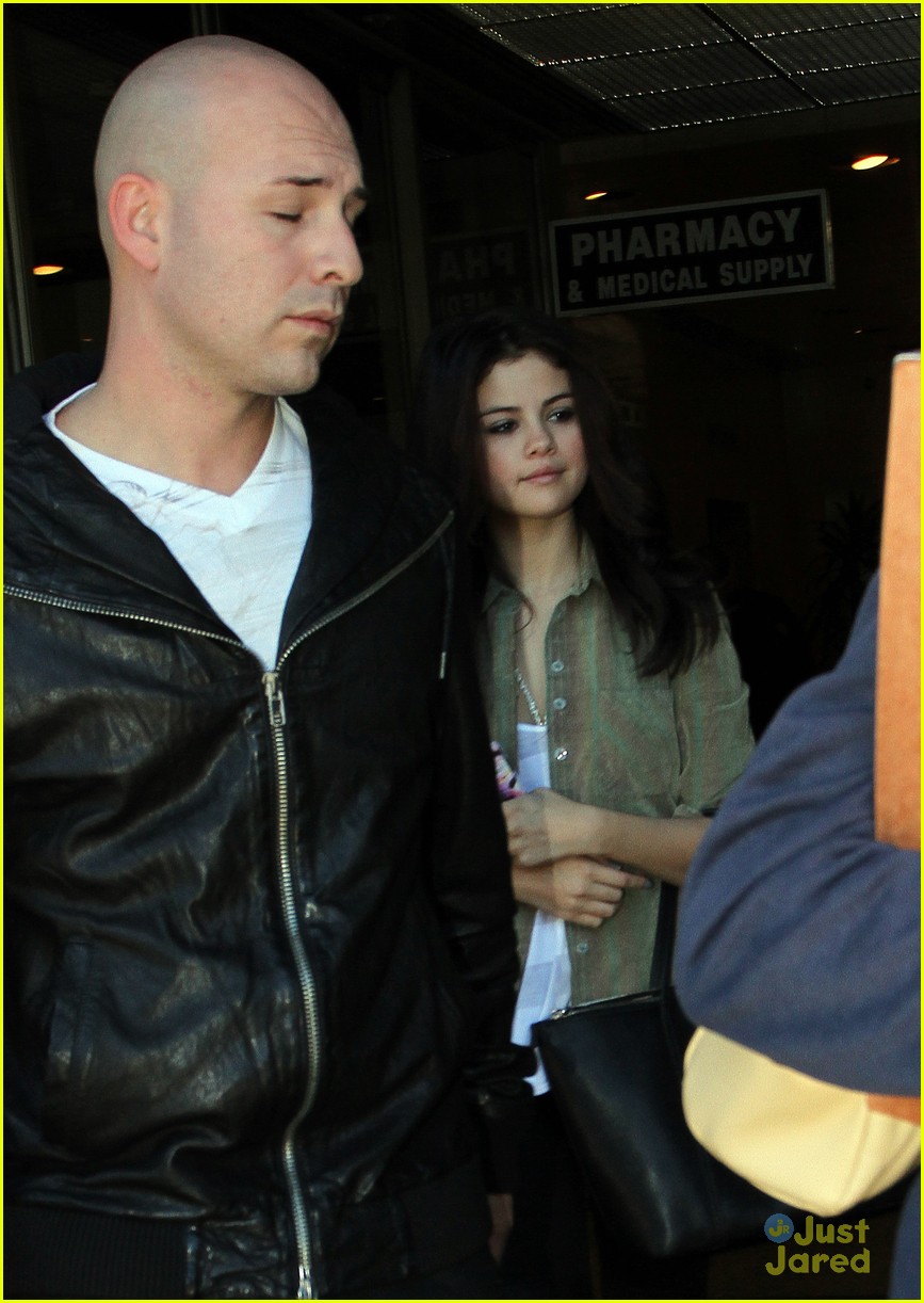 Selena Gomez: Hospital Visit After AMAs with Justin Bieber