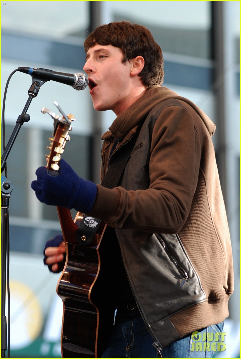 Shane Harper Lights Up Chicago