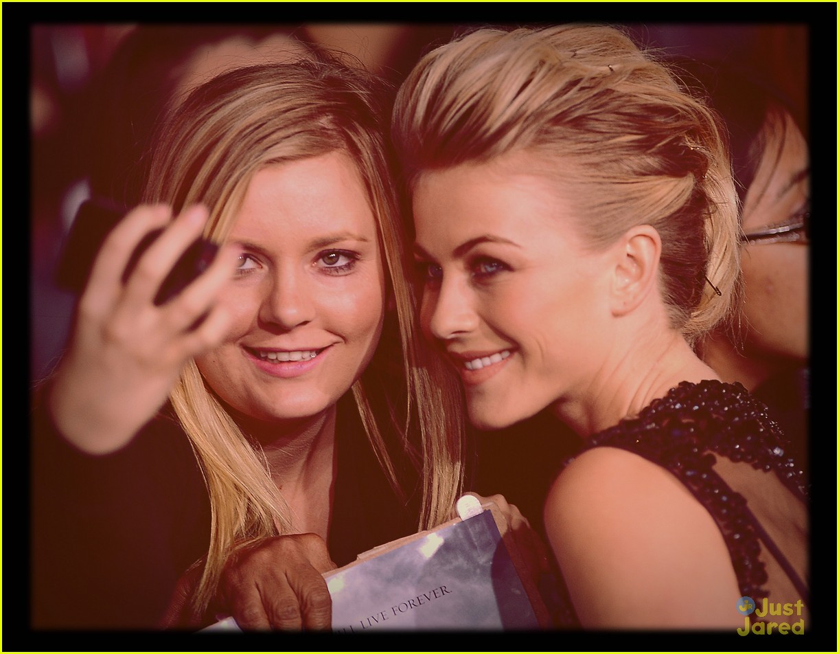 Julianne Hough: 'The Twilight Saga: Breaking Dawn Part 2' Premiere