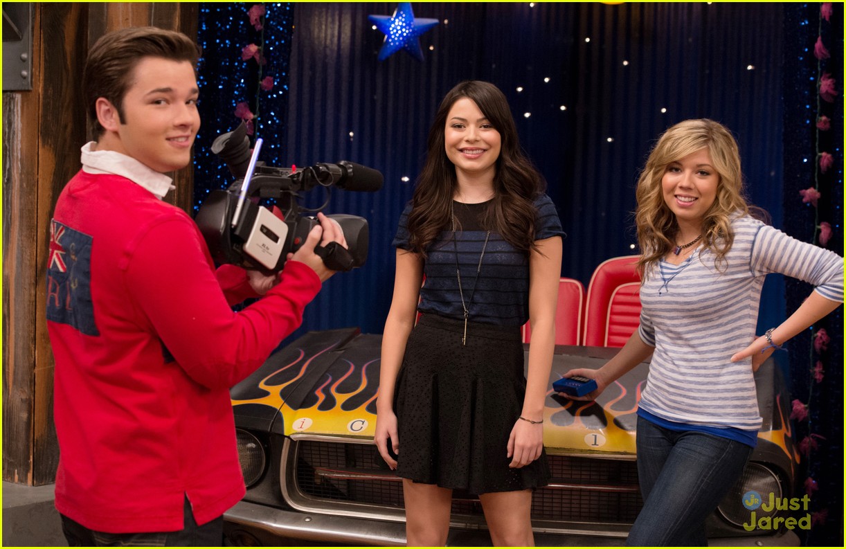 Miranda Cosgrove & Jennette McCurdy: 'iCarly' Series Finale Tonight!