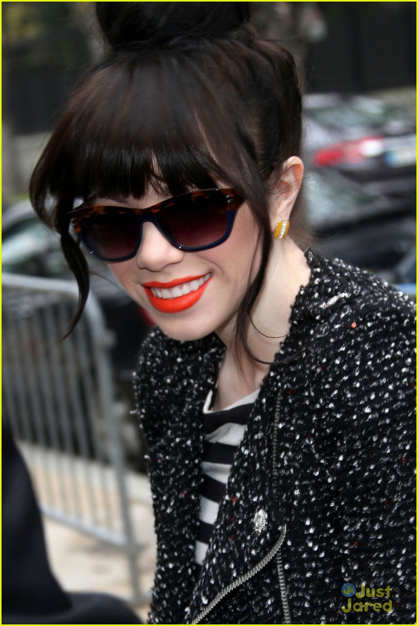 Carly Rae Jepsen: 'Vivement Dimanche' Appearance!