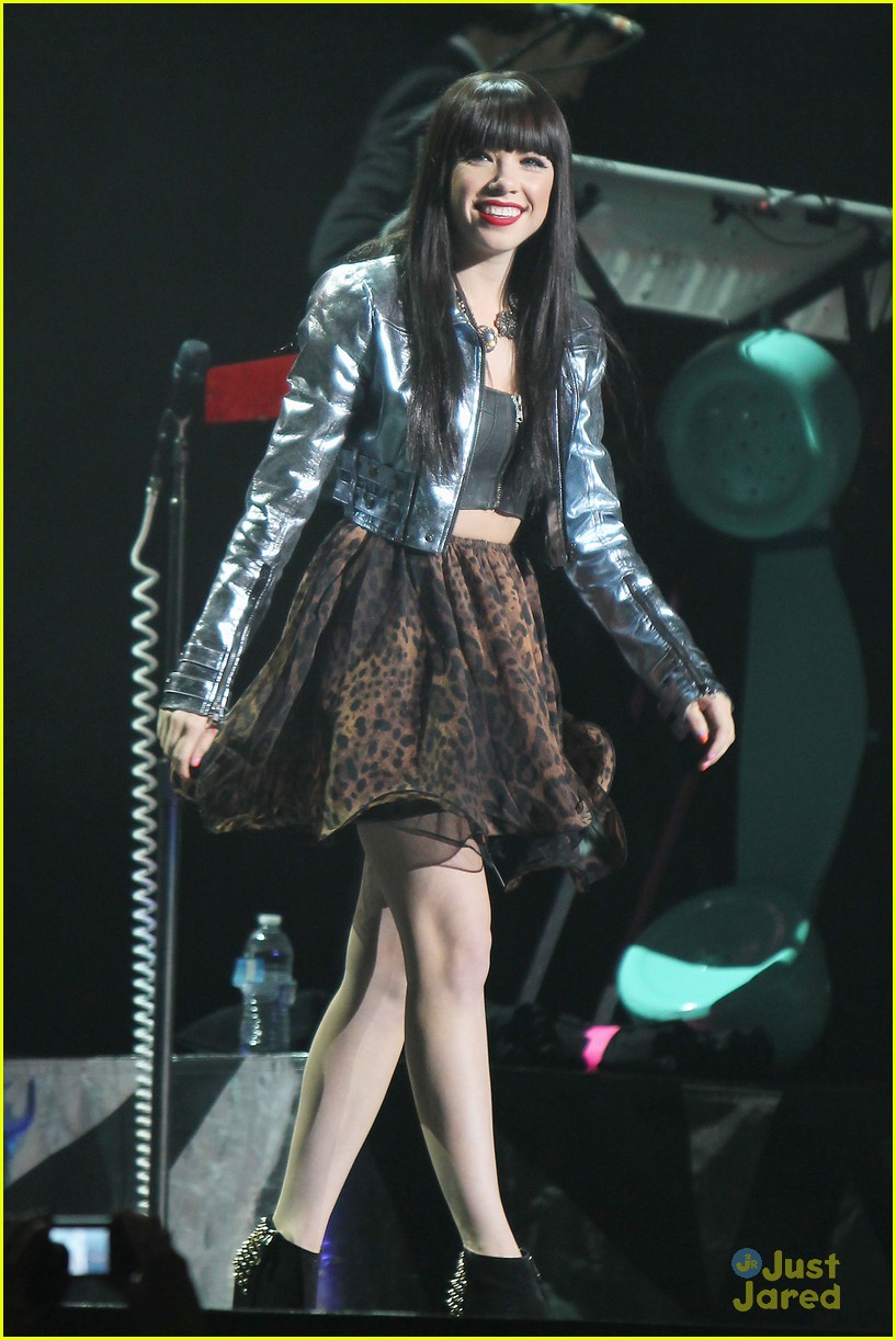Carly Rae Jepsen: New Year's Rockin' Eve Performer!