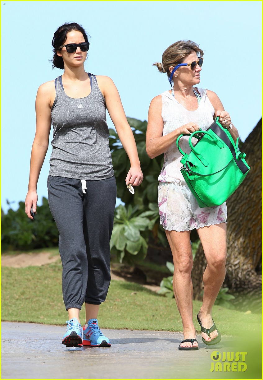 Jennifer Lawrence: Holiday in Hawaii!