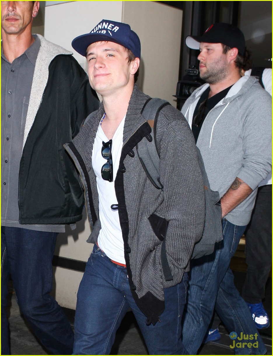 Josh Hutcherson & Jennifer Lawrence: LAX Layover