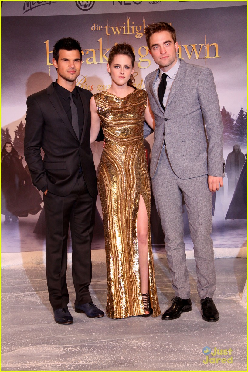 Kristen Stewart & Taylor Lautner: 'Breaking Dawn' Premiere in Berlin