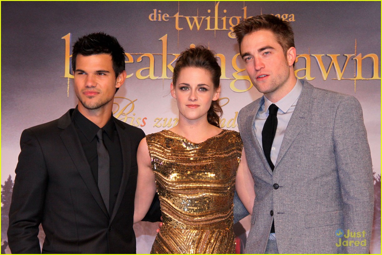 Kristen Stewart & Taylor Lautner: 'Breaking Dawn' Premiere in Berlin
