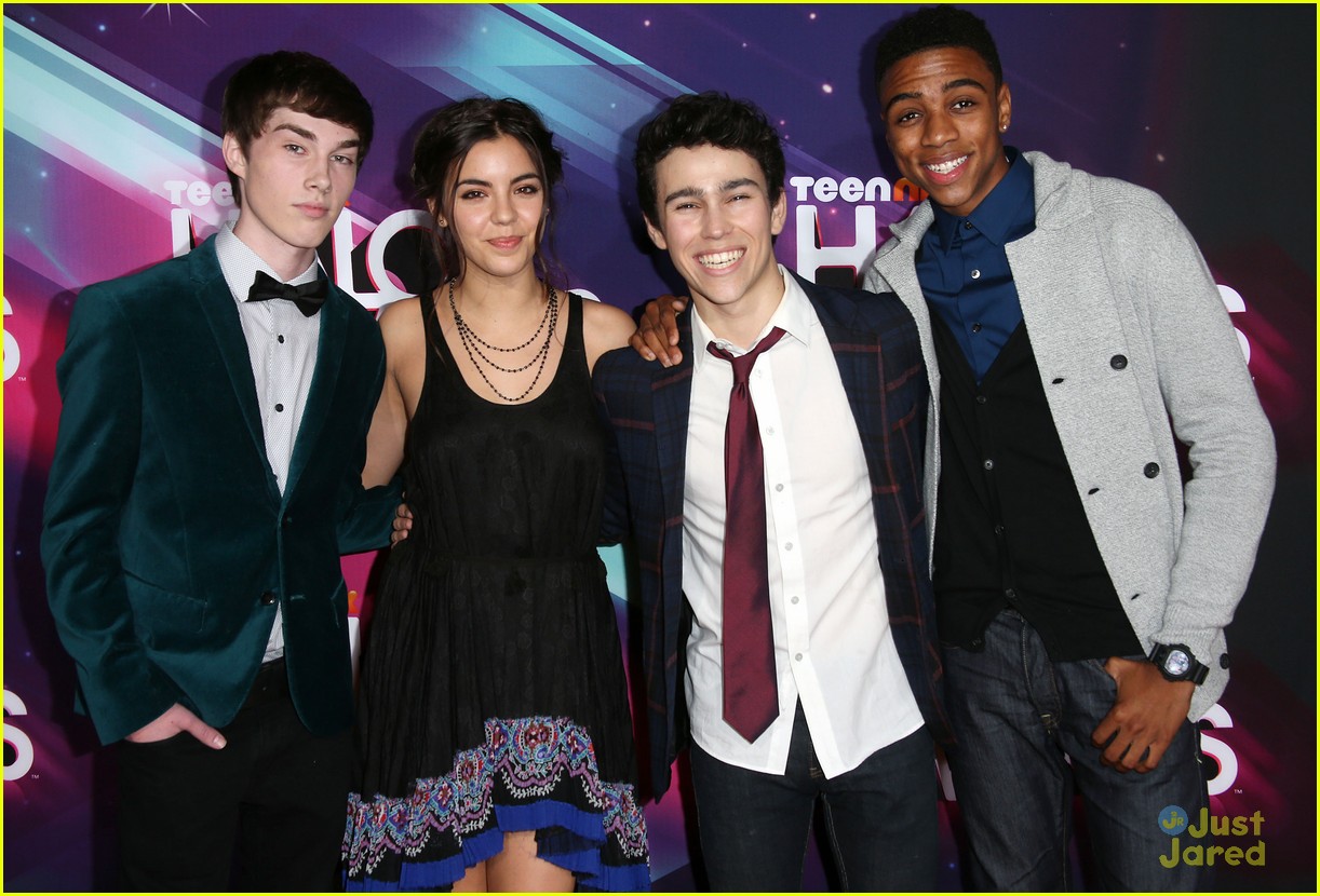 Lulu Antariksa & Samantha Boscarino: TeenNick Halo Awards 2012