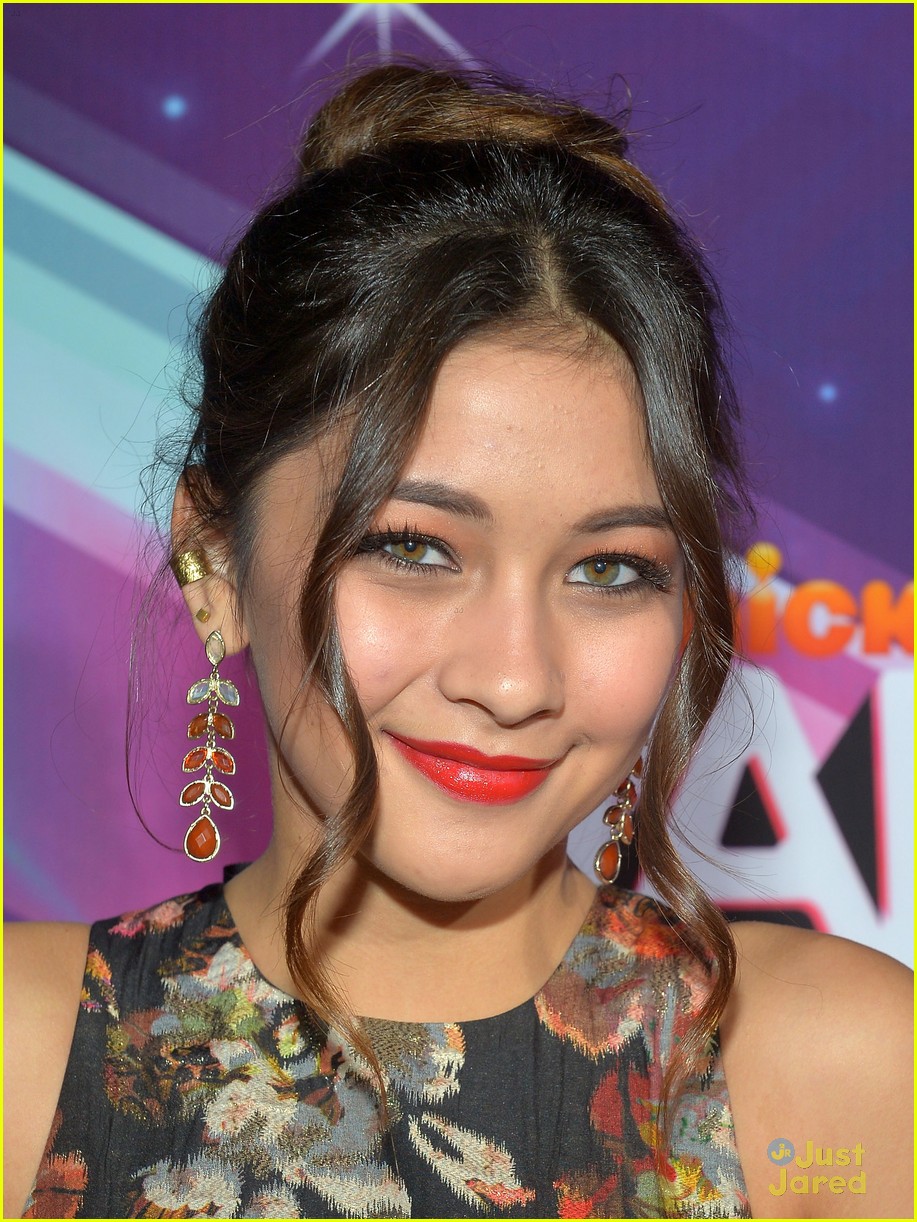 Lulu Antariksa & Samantha Boscarino: TeenNick Halo Awards 2012