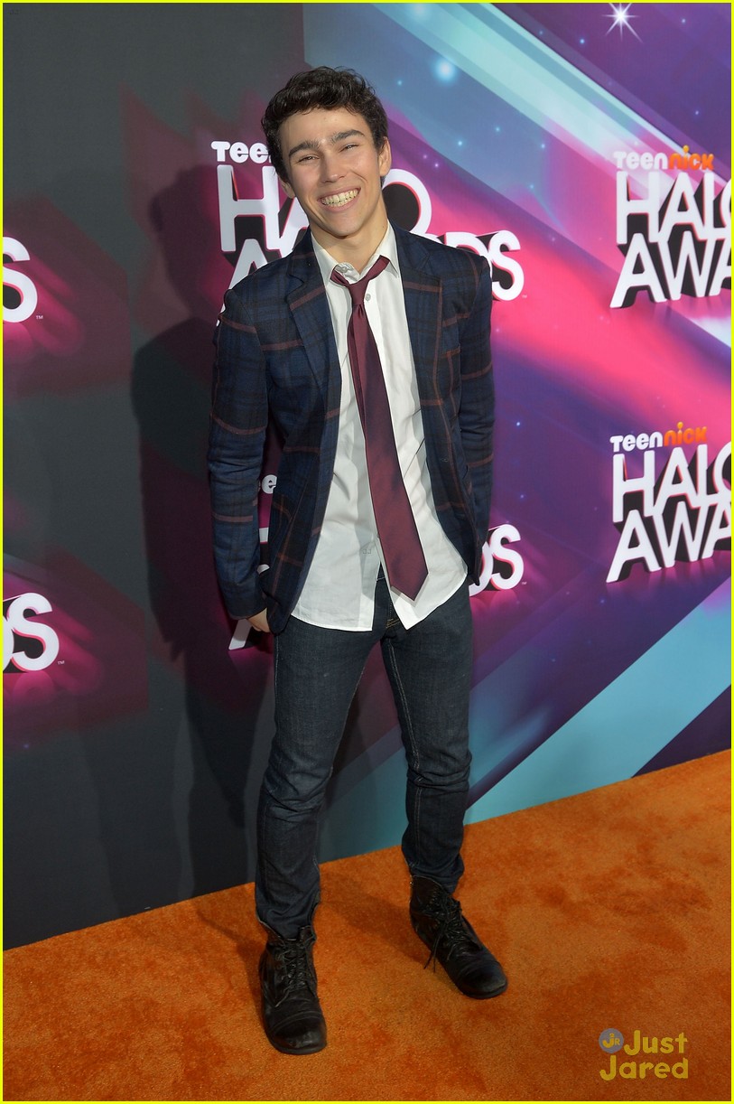 Lulu Antariksa & Samantha Boscarino: TeenNick Halo Awards 2012