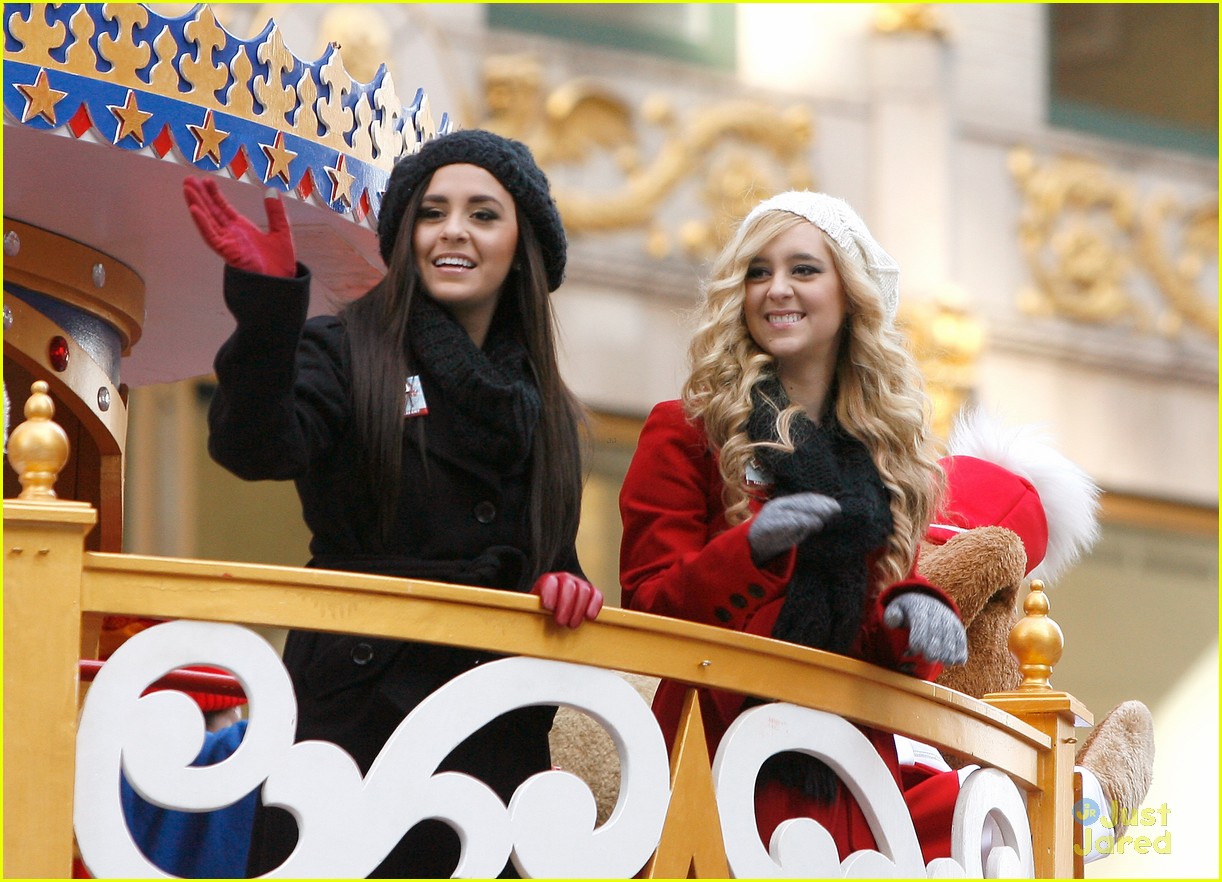 Megan & Liz: Macy's Thanksgiving Day Parade Performance - Watch Now!