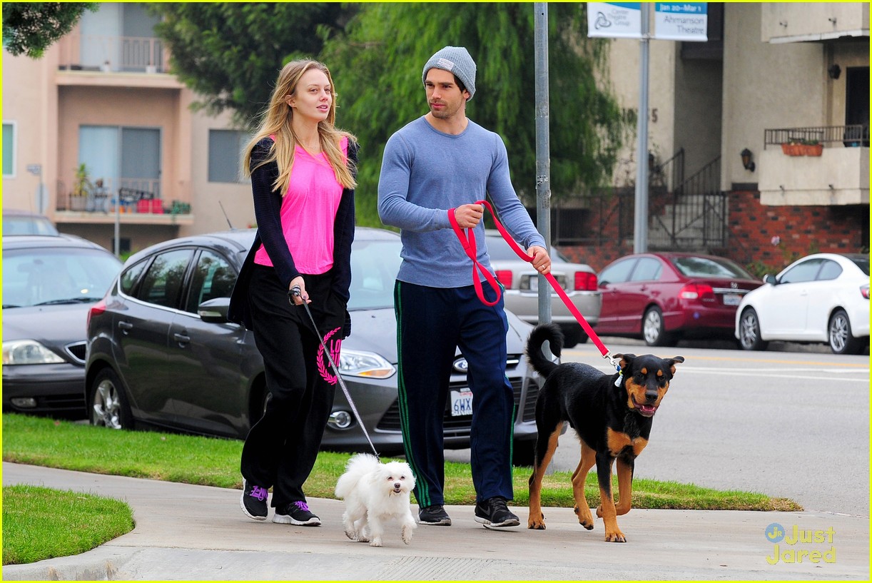 Melissa Ordway & Justin Gaston: Dog Walking Duo