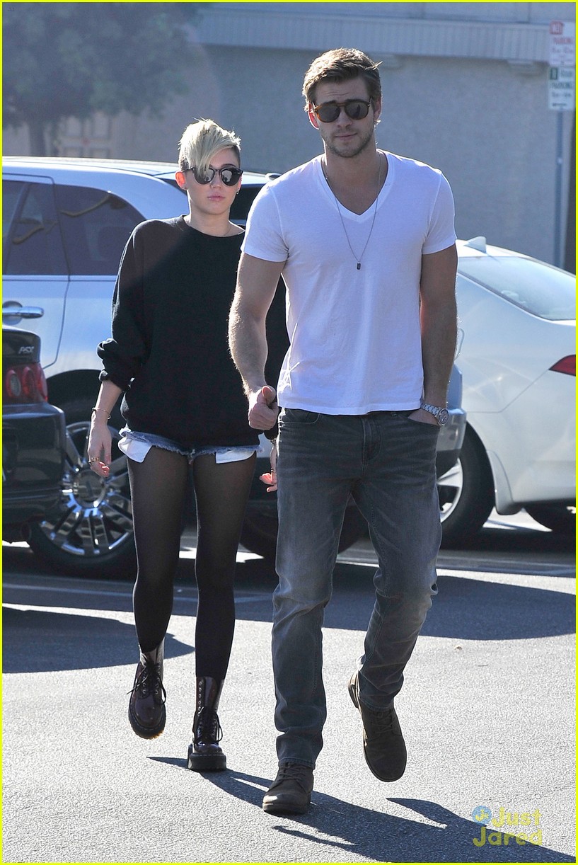 Miley Cyrus & Liam Hemsworth: Coffee Couple