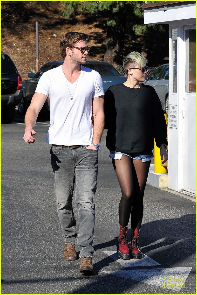 Miley Cyrus & Liam Hemsworth: Coffee Couple