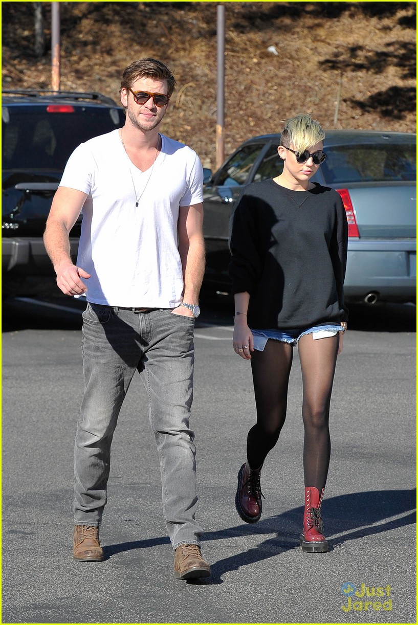 Miley Cyrus & Liam Hemsworth: Coffee Couple