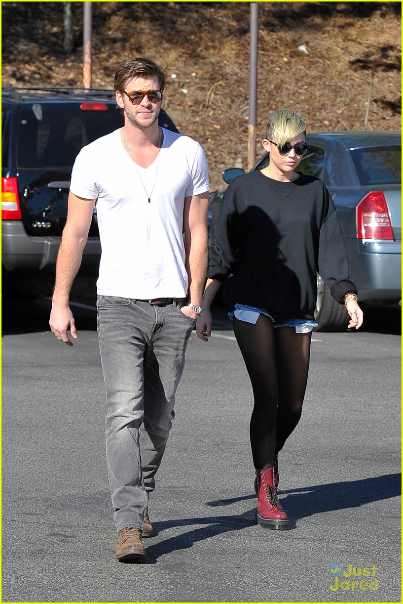 Miley Cyrus & Liam Hemsworth: Coffee Couple